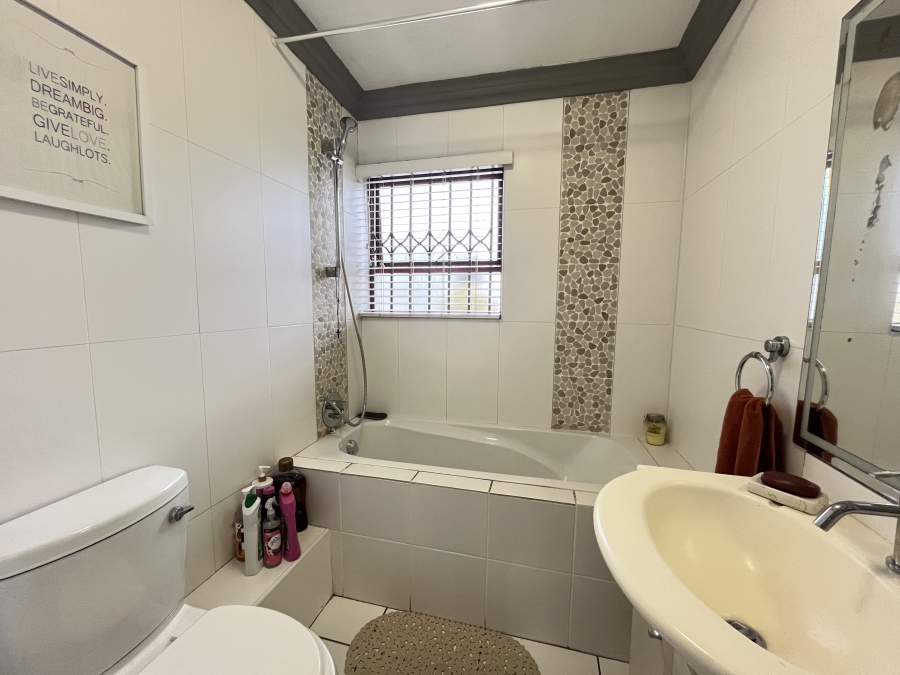 2 Bedroom Property for Sale in Parklands Western Cape